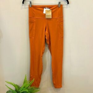 NWT Women’s Patagonia Maipo 7/8 Tights Leggings Workout Pants - Burl Red